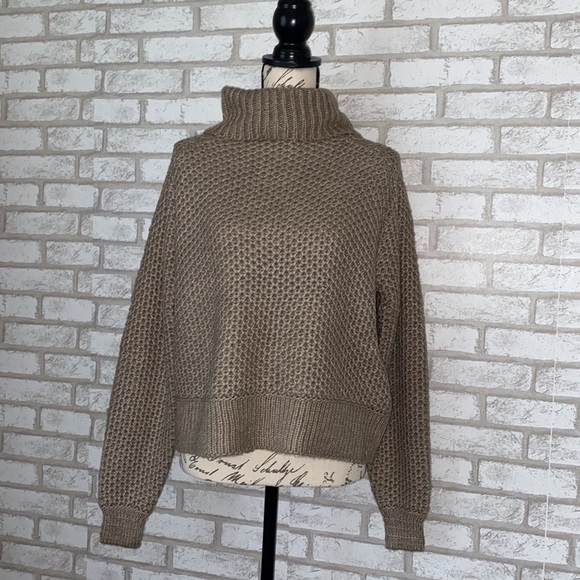 Turtle neck honeycomb sweater - Picture 4 of 4